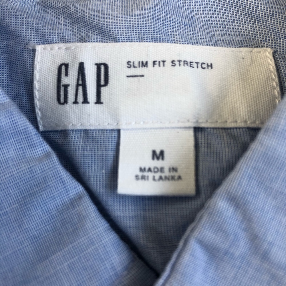 Gap Light Blue Button Down Size Medium - image 2